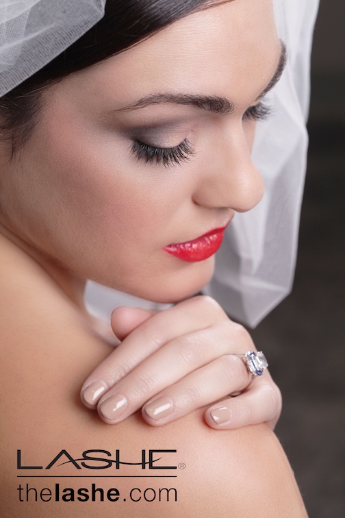 Elegant bridal eyelash extensions for wedding photography and comfortable wear